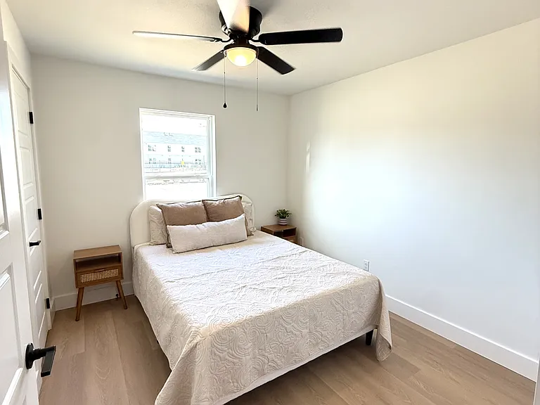 1120 W Cato Springs Rd — Photo 22