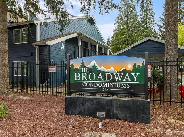 215 SW 100th Street #D207, Everett, WA 98204