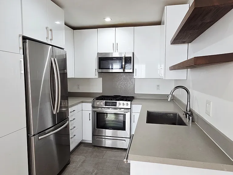1104 S Masselin Ave #4 — Photo 7