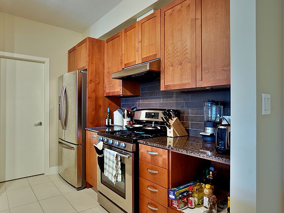 4th image of 5989 Iona Dr #207