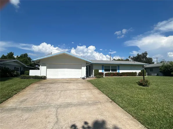 1323 Fairfield Dr, Clearwater, FL 33764