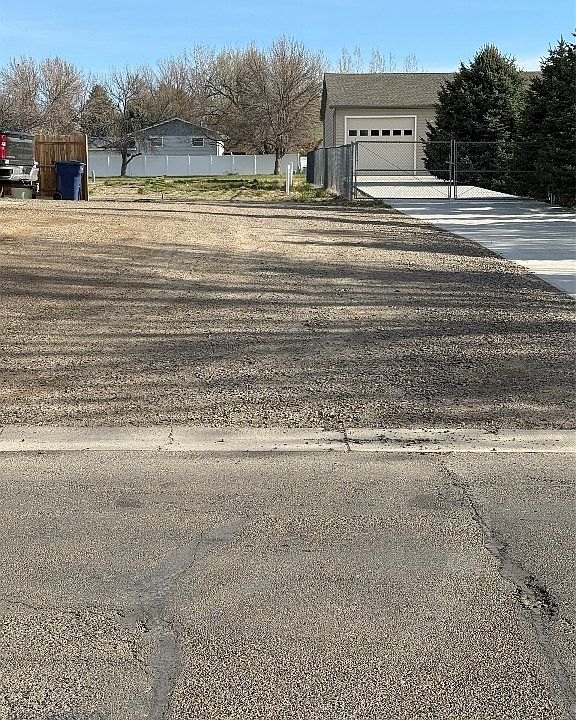 2nd image of Sunflower Ln