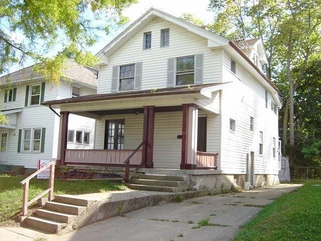 1st image of 34 Elmwood Ave E