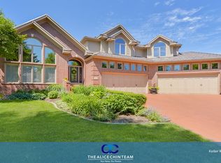 1072 Reddington Dr, Aurora, IL 60502