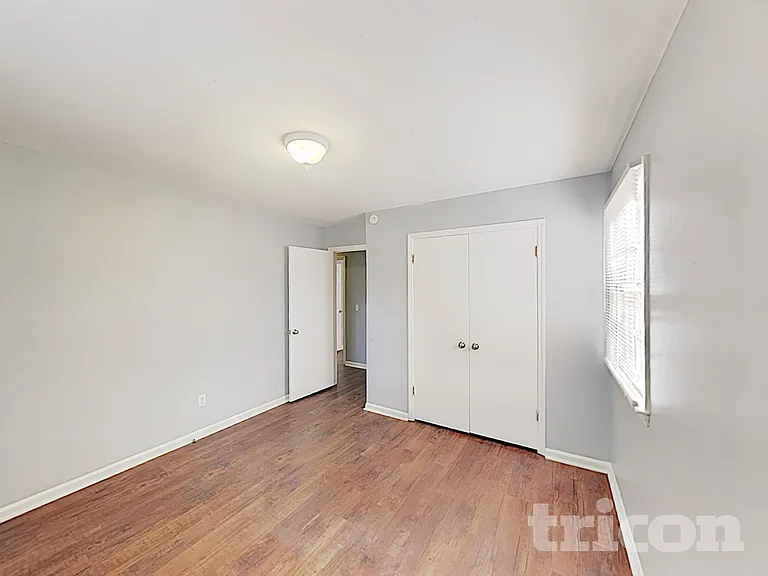 208 Pond Ridge Rd E — Photo 13