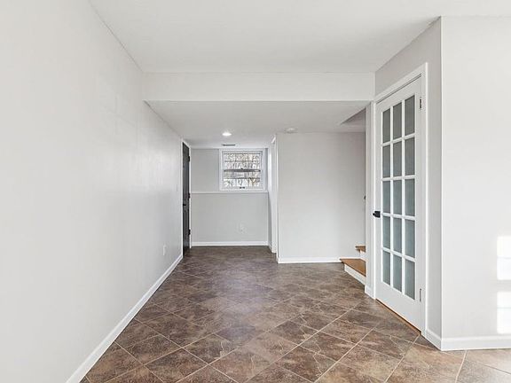 4th image of 506 S Adams St