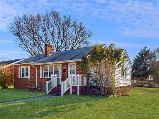 1813 Canterbury Rd, Hampton, VA 23666