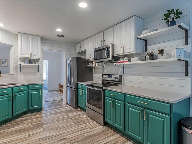 2126 River Hollow Dr — Photo 7