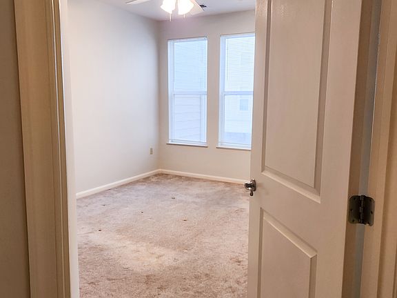 5th image of 2655 Prosperity Ave APT 240