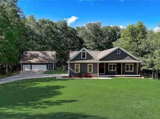 912 Primrose Ln, Pendergrass, GA 30567