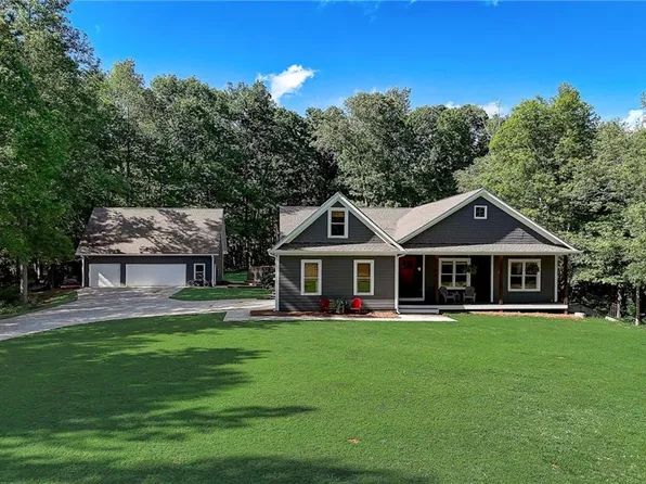 912 Primrose Ln, Pendergrass, GA 30567