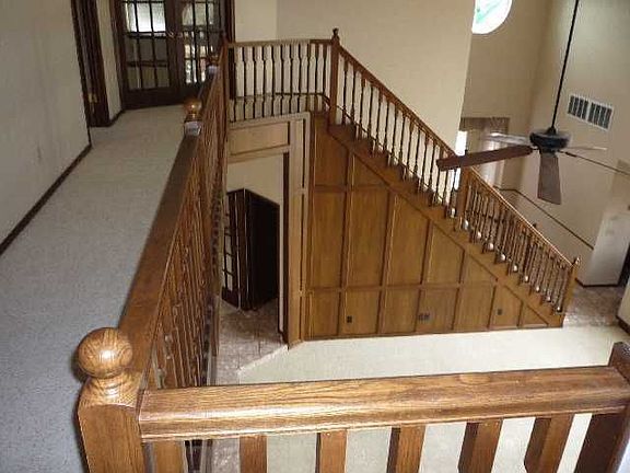 5th image of 841 Glenlake Dr