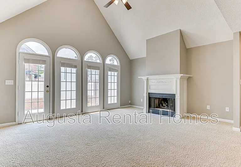 208 Stonington Dr — Photo 11