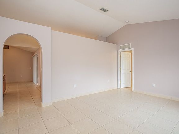 3rd image of 3648 Wellington Pl