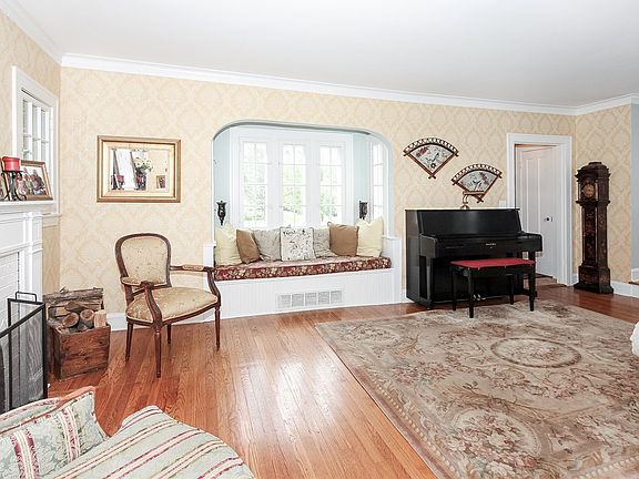 2nd image of 108 S Kensington Ave
