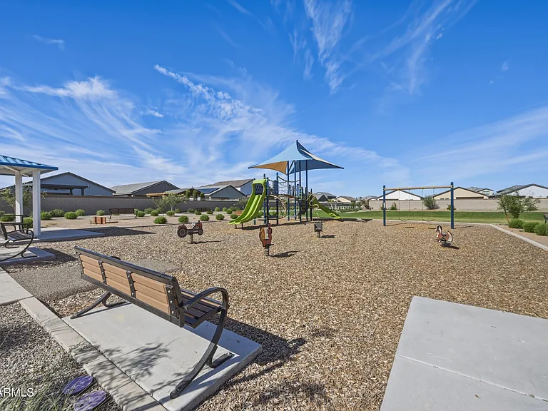 2022 E New Bonnet Ln — Photo 30