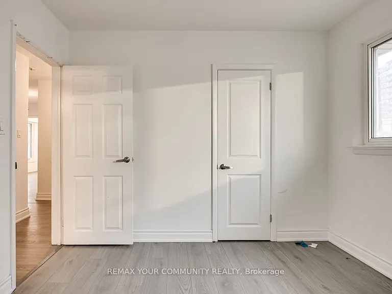 240 Markham Rd #MAIN FLOOR — Photo 10