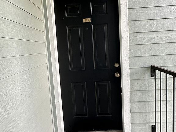 2nd image of 2550 N Alafaya Trl APT 2211