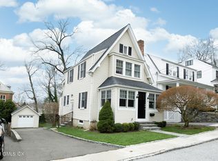 9 Bolling Pl, Greenwich, CT 06830