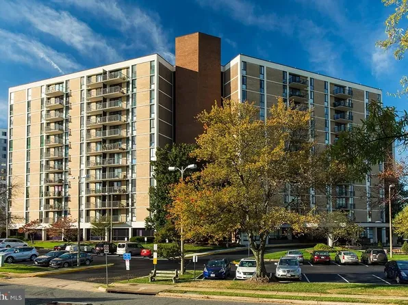 6800 Fleetwood Rd APT 1002, Mc Lean, VA 22101