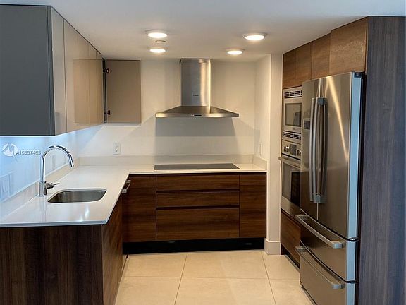 5th image of 9261 E Bay Harbor Dr Unit 903