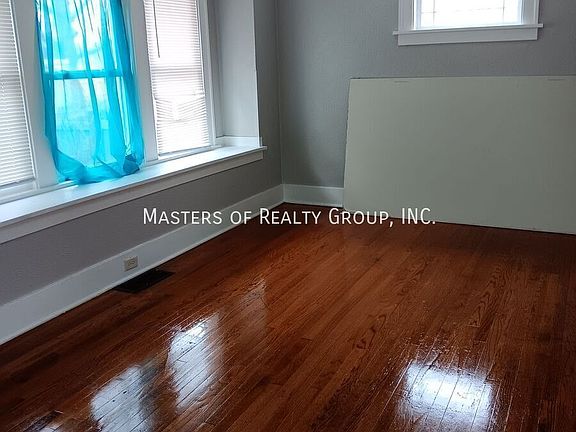 2nd image of 1129 Diamond Ave