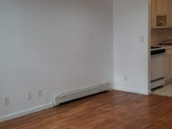 2nd image of 781A Lexington Ave #1