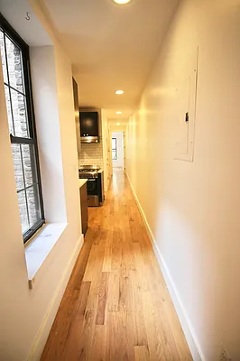 Rented by Delmark Realty LLC | media 28