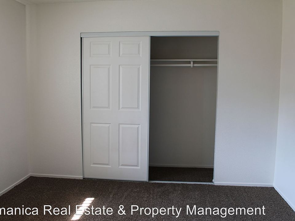 1st image of 1001 Oxford Dr APT B