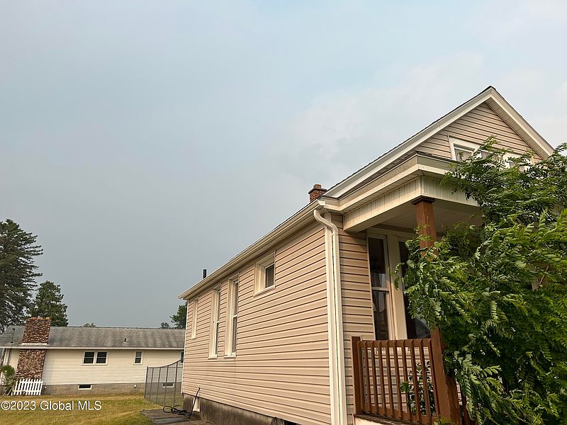 2nd image of 338 Melrose Street