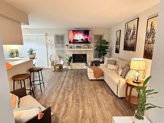 2nd image of 640 Pleasant Pl