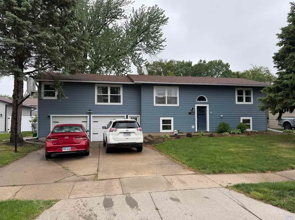 314 Jefferson St, Vermillion, SD 57069