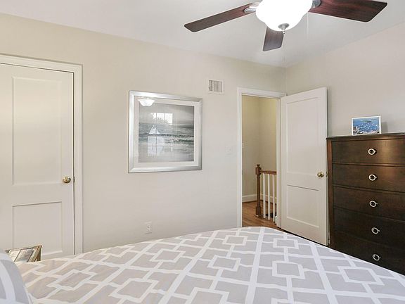 4th image of 509A E Windsor Ave
