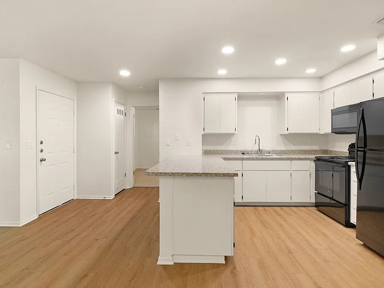 1661 Forest Avenue Apartments — Photo 50