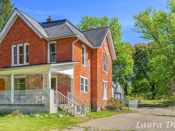 526 E Main St, Fennville, MI 49408