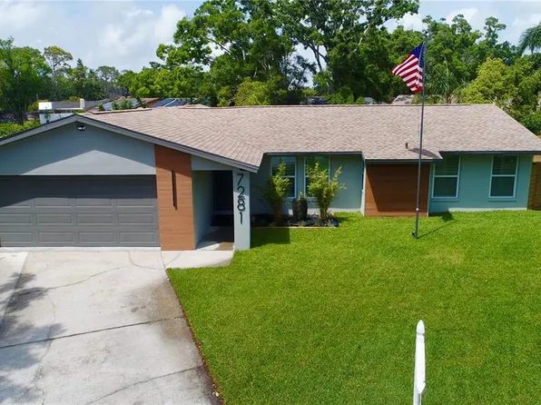 7281 Channelside Ln N, Pinellas Park, FL 33781