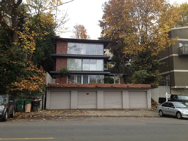 5223 22nd Ave NE #E — Photo 2