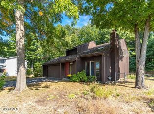 7 Woodridge Ct, Albany, NY 12203