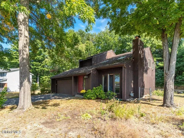 7 Woodridge Court, Albany, NY 12203