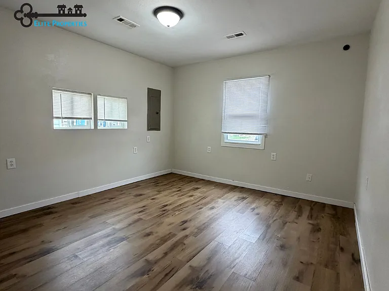 1205 S Market St — Photo 6