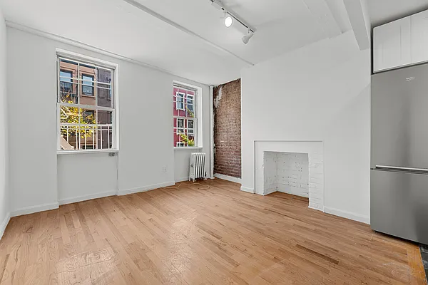 Rented by REAL New York | media 11