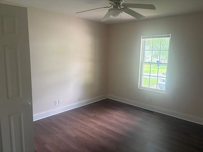 106 Marney Ct — Photo 5