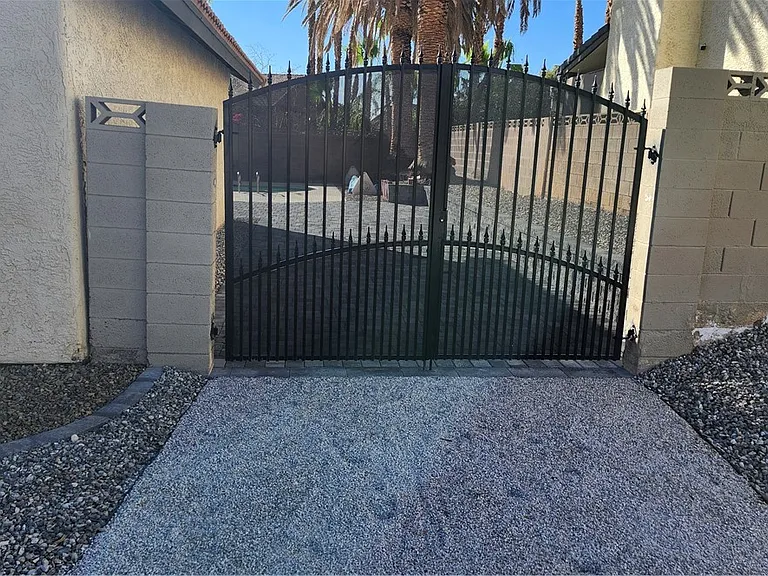 340 Bekasina Dr — Photo 2