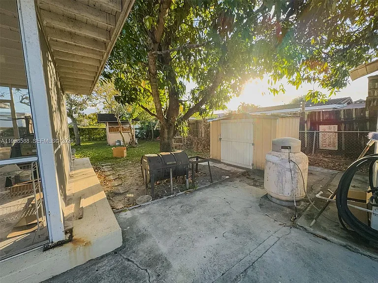 3420 SW 104th Ave — Photo 8