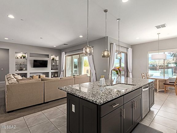 4th image of 2468 N Wychwood Ct