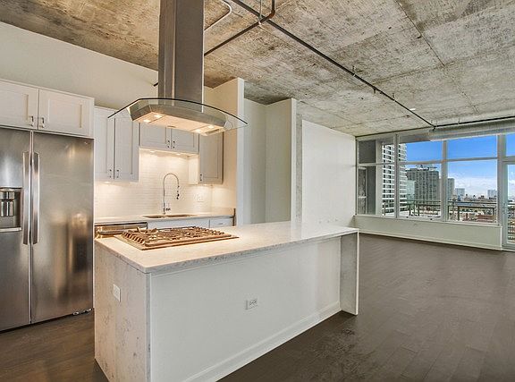 5th image of 50 E 16th St Unit 1012