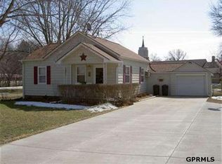 2039 Davis Dr, Blair, NE 68008
