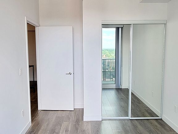 5th image of 8 Eglinton Ave E Unit 806