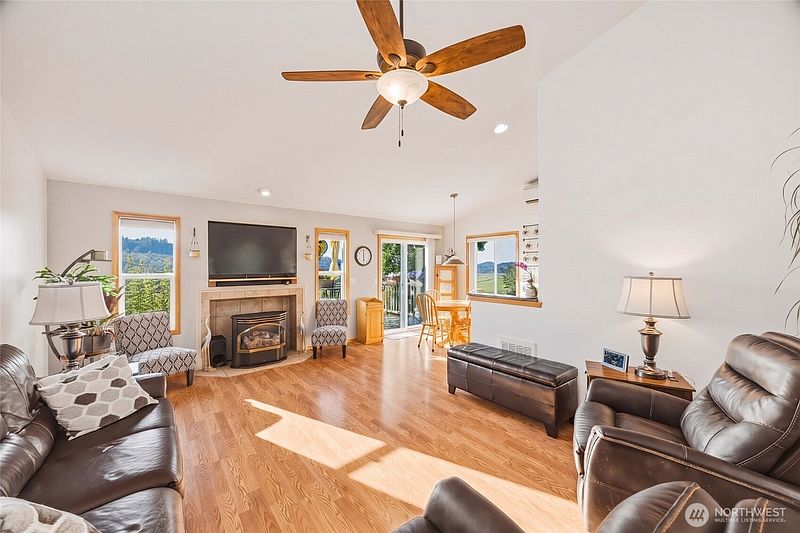 5th image of 17010 Trout Drive