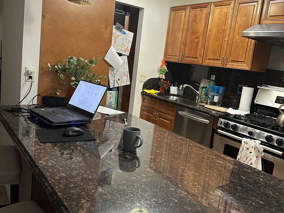 1st image of 44 Thayer Pl Floor 2